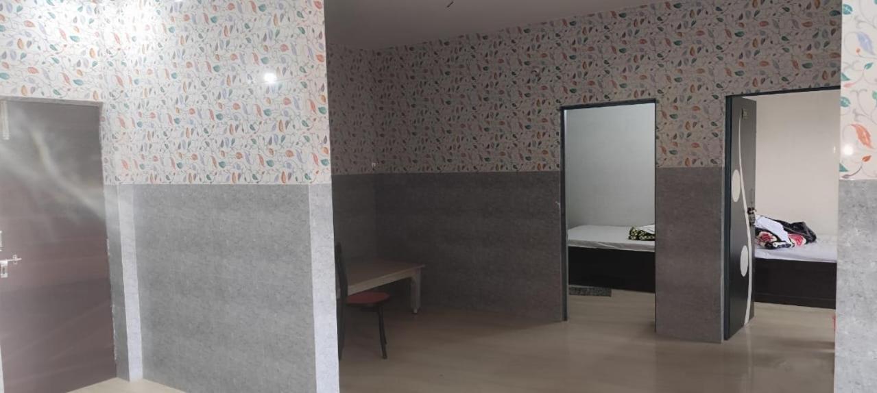 Hotel Radhey Krishna Patna  Buitenkant foto